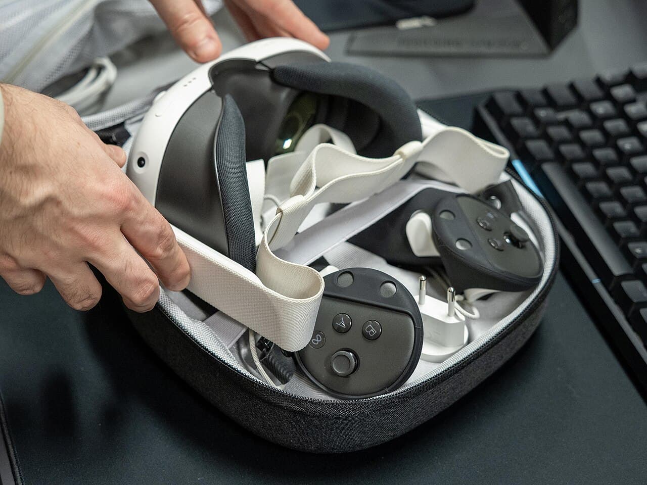 Does GTA 6 Have VR Support? The Headset Joke in the Extended Look